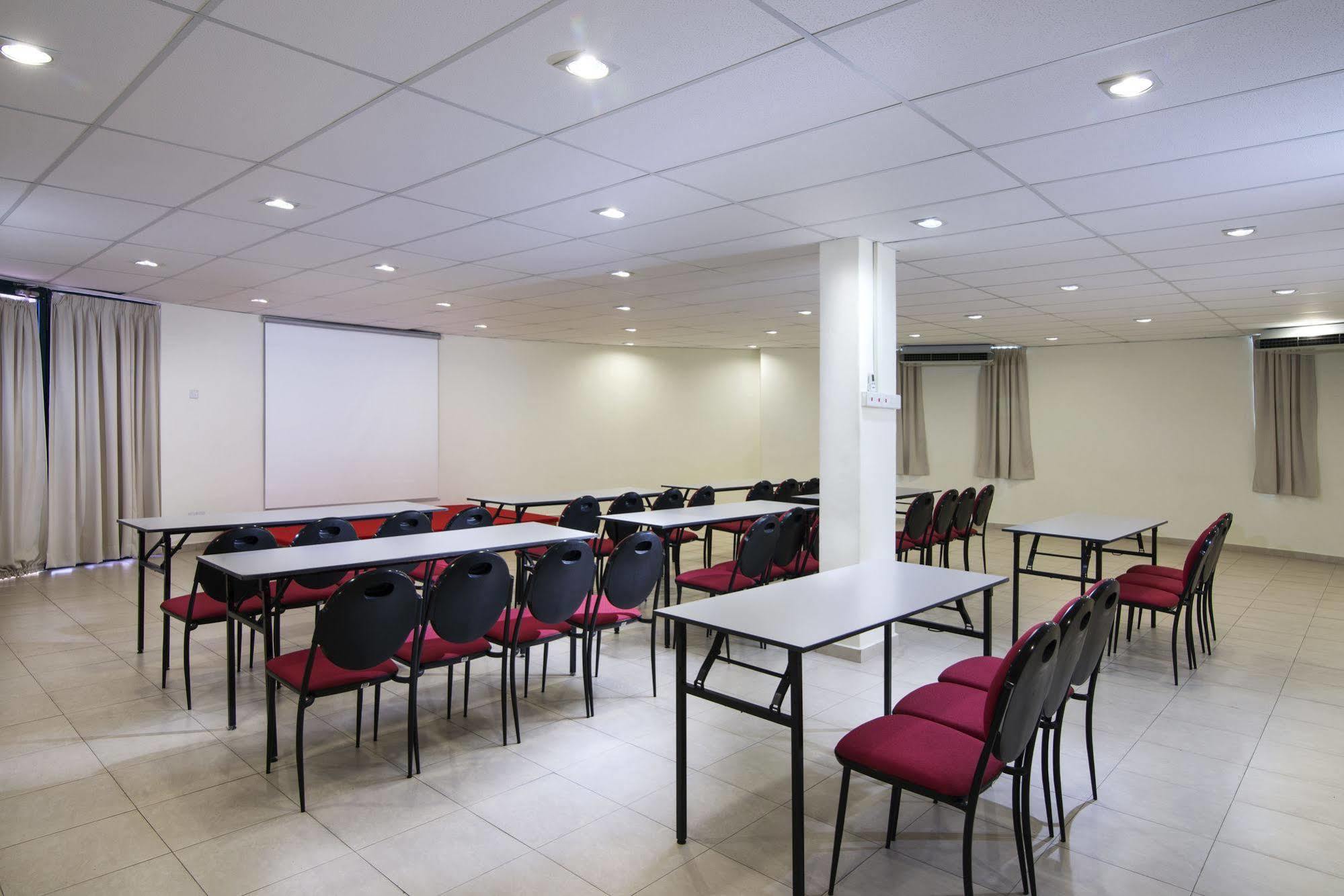 Golden View Serviced Apartments Tanjung Tokong Exterior foto