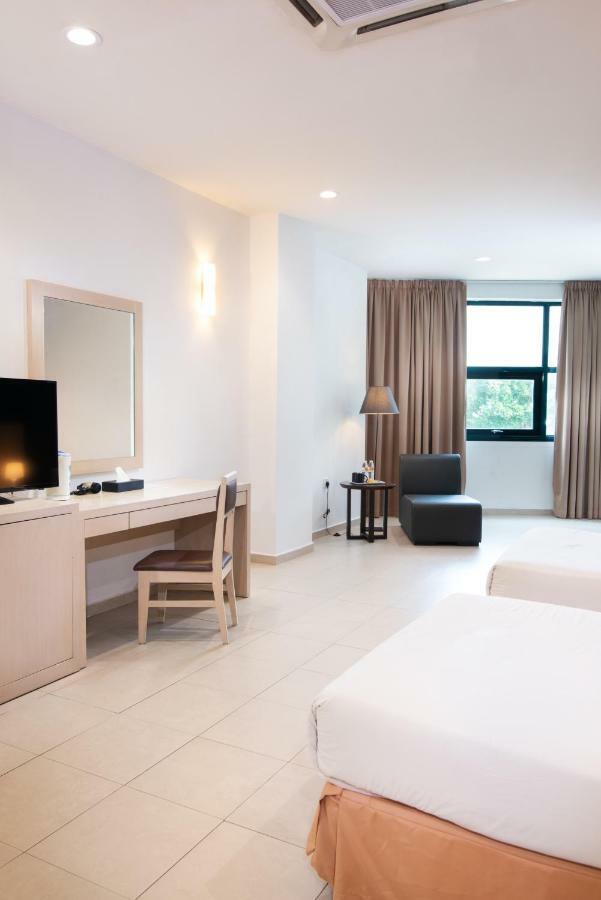 Golden View Serviced Apartments Tanjung Tokong Exterior foto